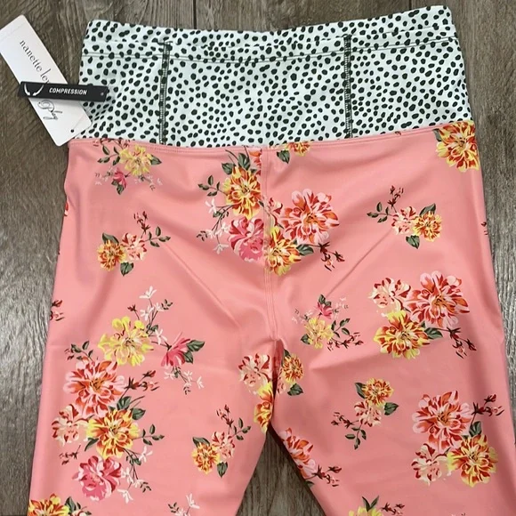 Nanette Lepore Floral Active  Legging’s - Picture 5 of 7
